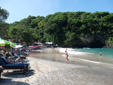 rekomedasi pantai di karangasem yang wajib dikunjungi
