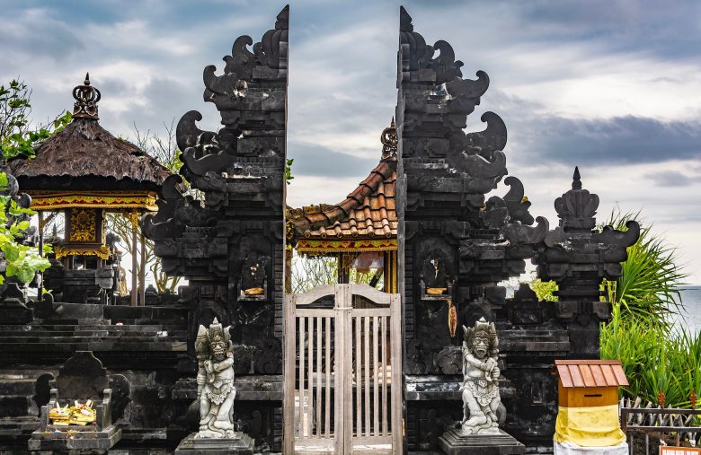 mengenal rainan buda cemeng merakih rainan hindu yang datang setiap 6 bulan sekali