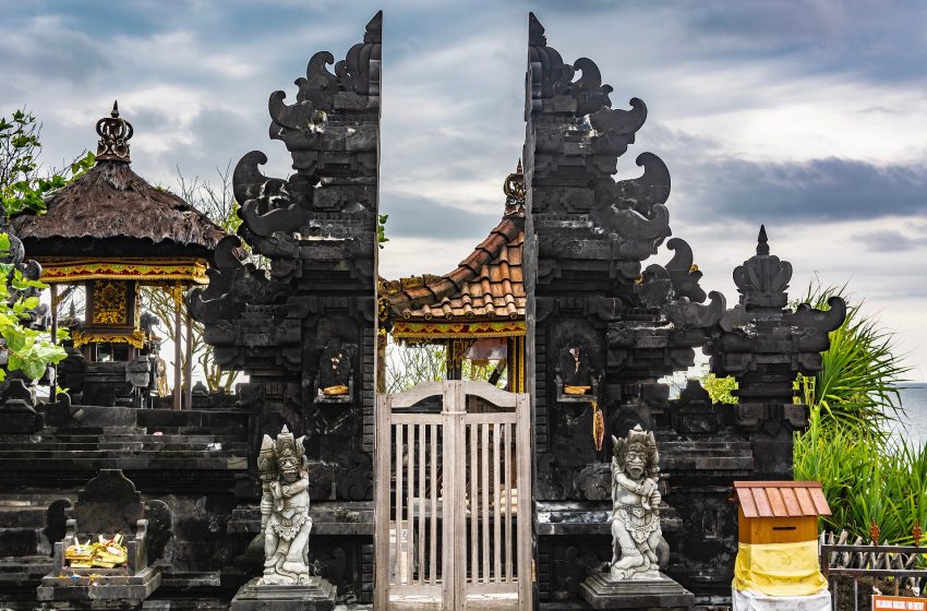 Apa Itu Buda Cemeng Merakih? Siapa yang Dipuja dan Banten yang Digunakan