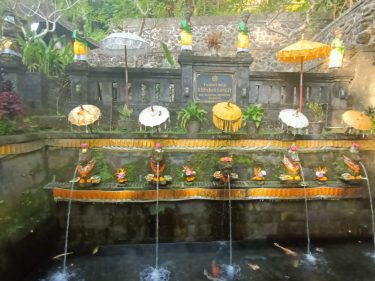 tempat melukat di bali