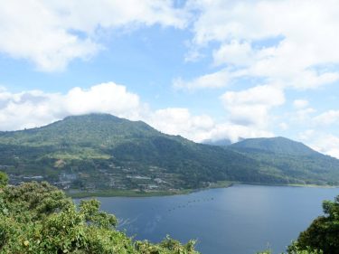 harga tiket masuk danau buyan sejarah singkat danau buyan hingga kisah mistis di danau buyan