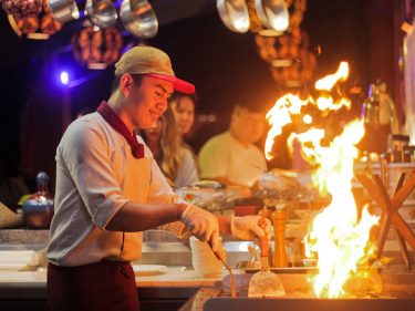 ikmati Perjalanan Kuliner Di SereS Springs Resort & Spa Singakerta Dengan Lima Thematic Buffet Dinner