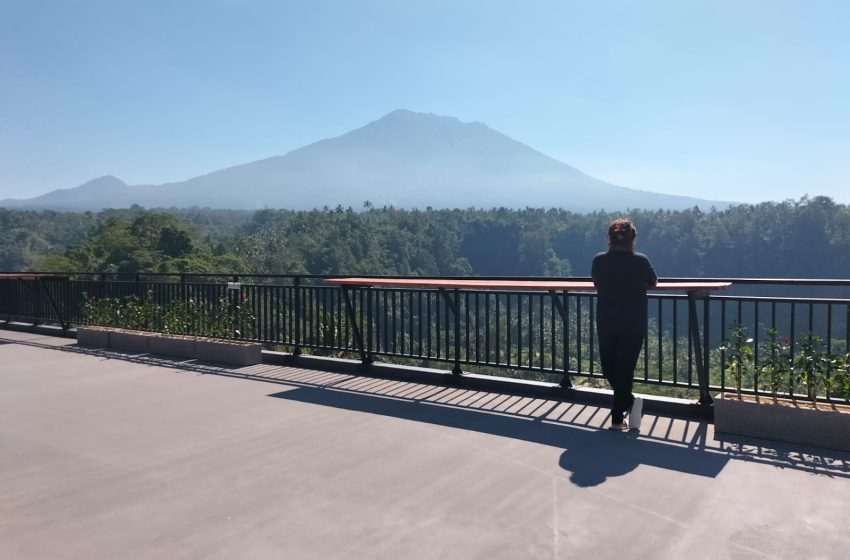  Gunung Rinjani vs Gunung Agung: Mana yang Lebih Menantang?