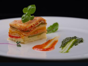 Pengalaman Bersantap Dengan Penampilan Teatrikal Bawah Air Pertama di Indonesia, Varuna, Akan Debut Pada 20 December 2023