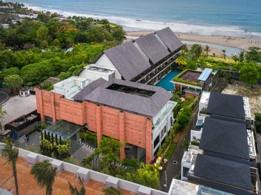 the moonlight rooftop bar canggu berawa swarga bali berawa