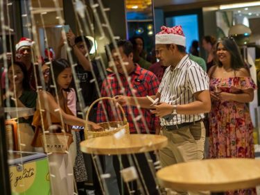 Christmas Tree Lighting Ceremony di Tribe Bali Kuta Beach