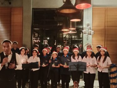 Christmas Carol di swarga suites brawa