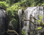 Taman Beji Griya Waterfall Satu-stunya Tempat Melukat dengan Pemandangan Air Terjun di Bali