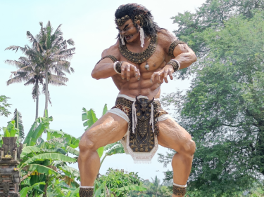 tidak ada yang mengetahui secara pasti kapan-ogoh-ogoh itu dilaksanakan pertama kali saat nyepi