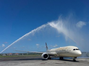 Pertama Kali, Etihad Airways Lakukan Penerbangan Langsung ke Bali
