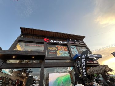 tampak depan outlet Ripcurl Canggu