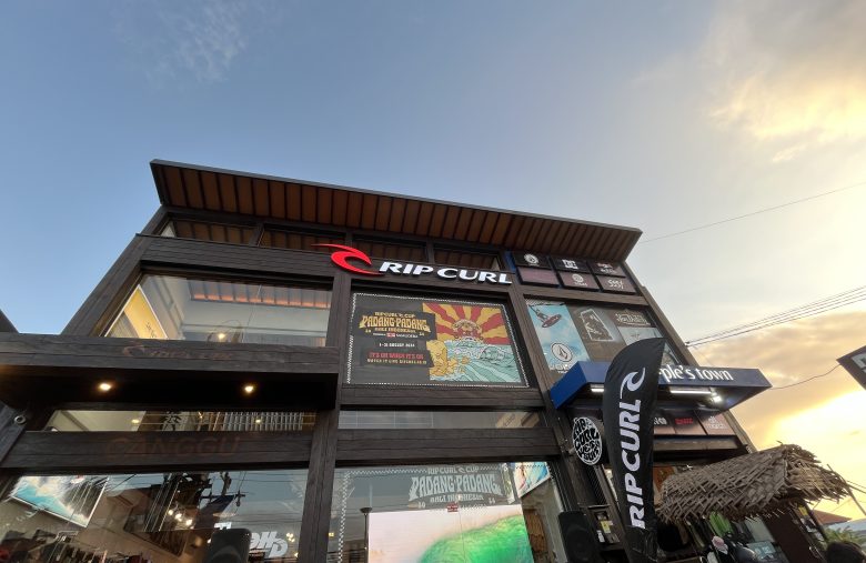tampak depan outlet Ripcurl Canggu