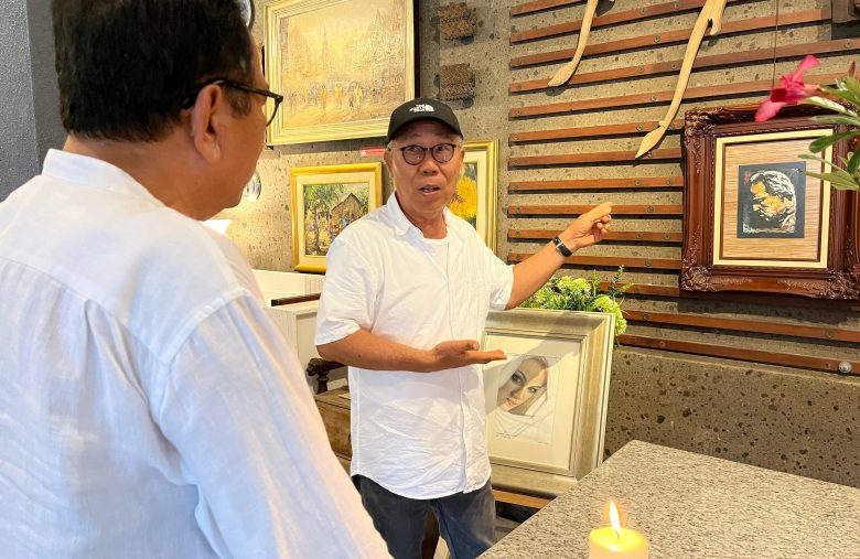 Arifin Olii Melukis Hanya untuk Charity