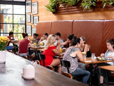 rekomendasi kafe ubud yang wajib dikunjungi