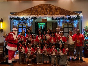 Seres Ubud Rayakan Christmas Lighting Ceremony