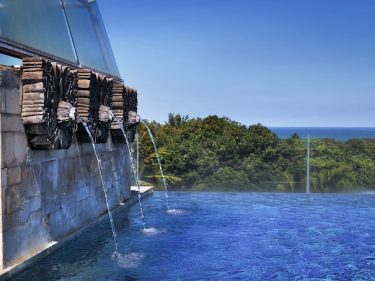 rekomendasi hotel dekat jimbaran fasilitas kolam renang dan pantai