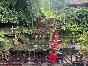 lokasi Tirta Panglukatan Campuhan dan khasiat melukat di sini