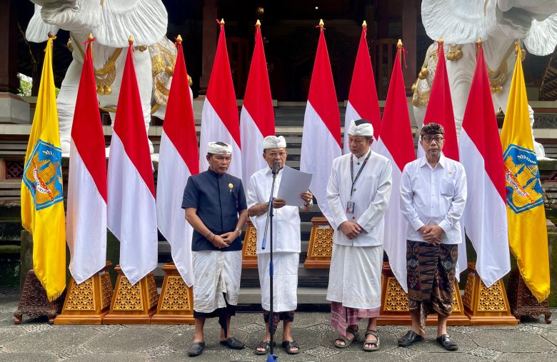 Gubernur Bali Wayan Koster Terbitkan SE Terbaru: Larangan Plastik Jadi Sorotan saat IBTK di Besakih