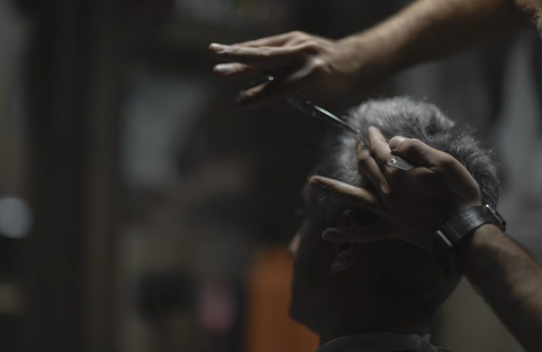 dewasa ayu potong rambut selama bulan ini