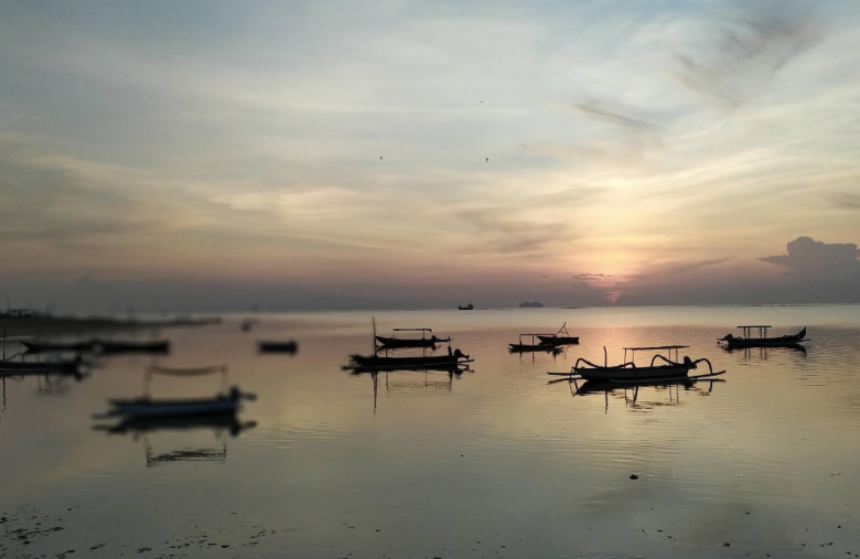 keindahan pantai mertasari