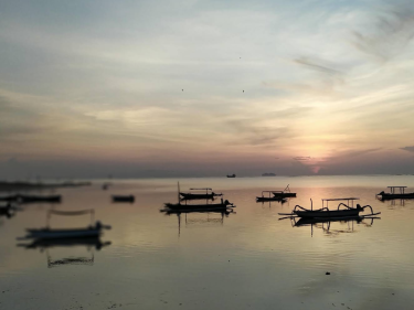 Liburan Tak Perlu Jauh, di Pantai Mertasari Sanur Semua Ada