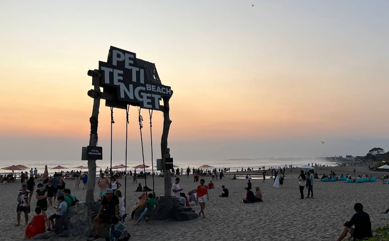 pantai petitenget kerobokan