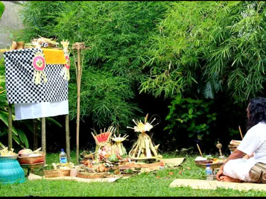 Apa itu Turus Lumbung: Simbol Spiritual dan Adaptasi Budaya Bali