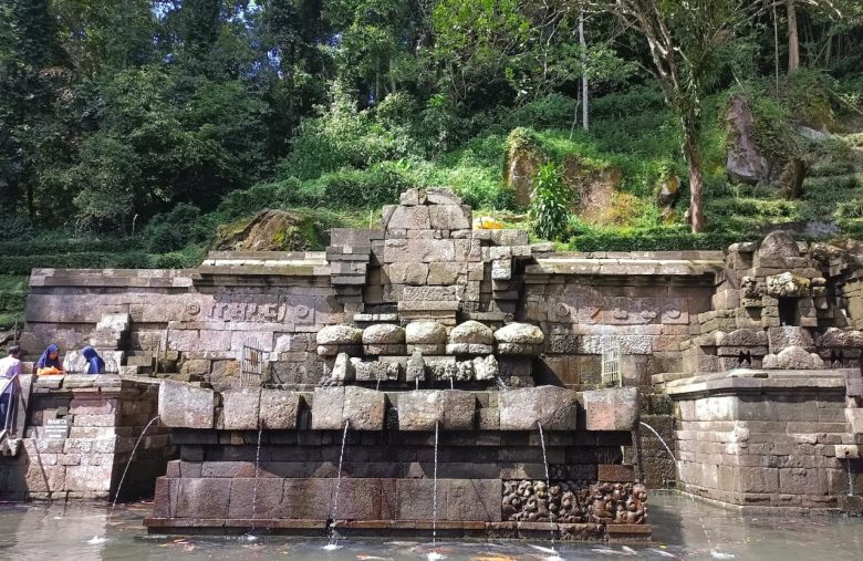 Ini Dia Tempat Melukat Petirtaan Jolotundo