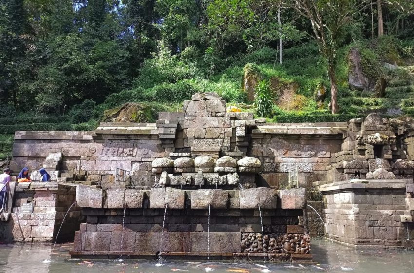 Ini Dia Tempat Melukat Petirtaan Jolotundo